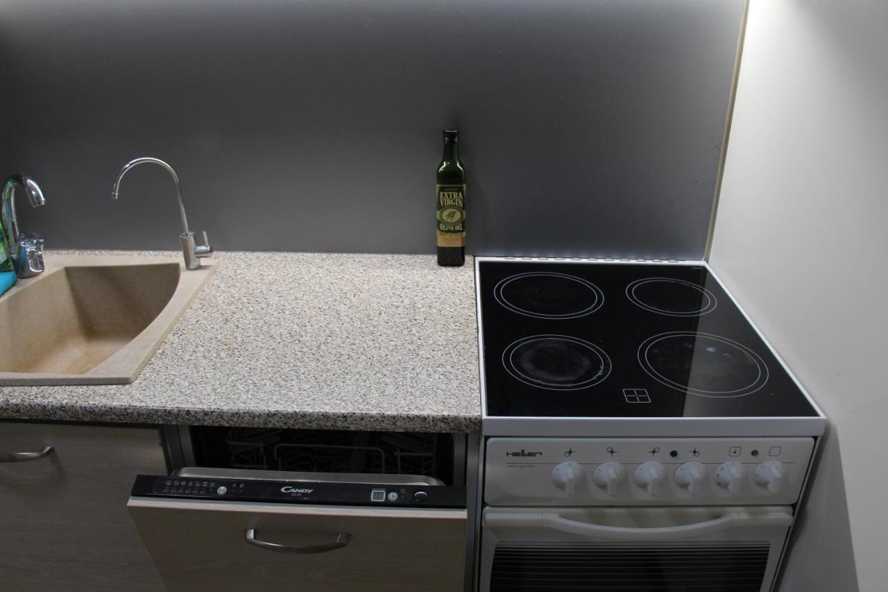 Butas New Modern 4-room With Big Balcony And Undeground Parking In Center Of
